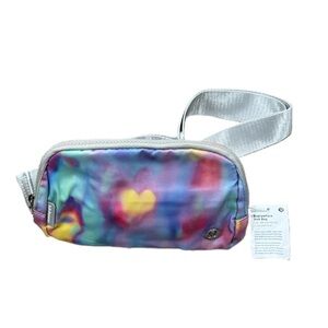 Lululemon Everywhere belt bag 1L tie-dye